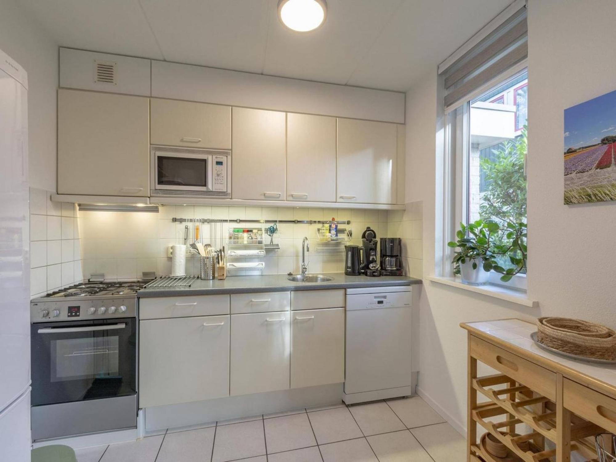 Cozy Holiday Home With Pool Sint Maartensvlotbrug المظهر الخارجي الصورة