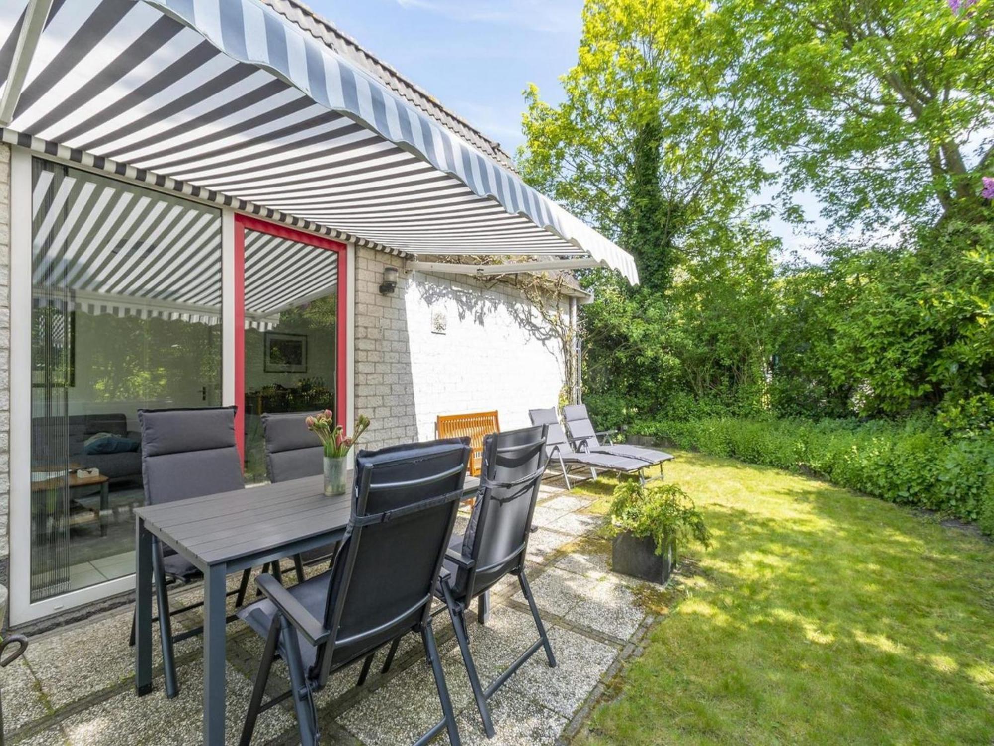 Cozy Holiday Home With Pool Sint Maartensvlotbrug المظهر الخارجي الصورة
